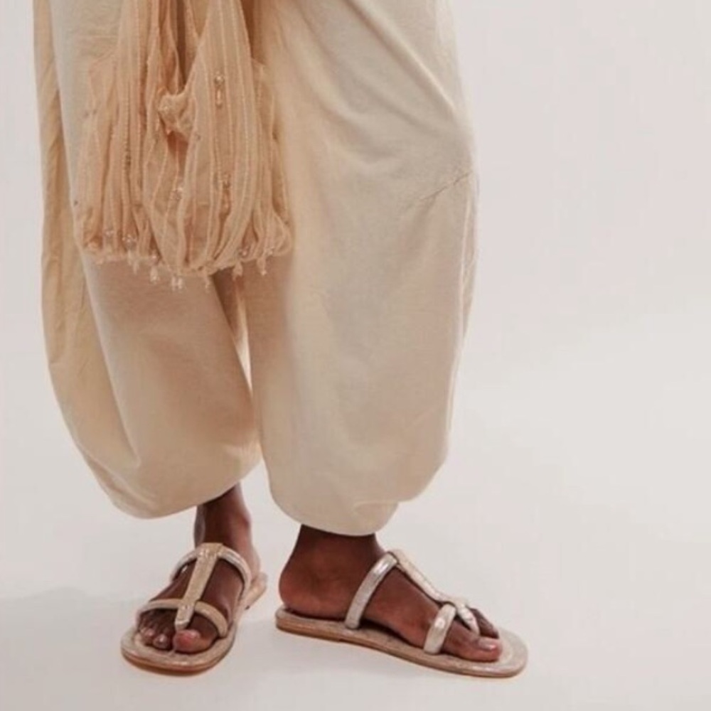 NWT Free People Hadden Sandals in Champagne Metallic Size 8